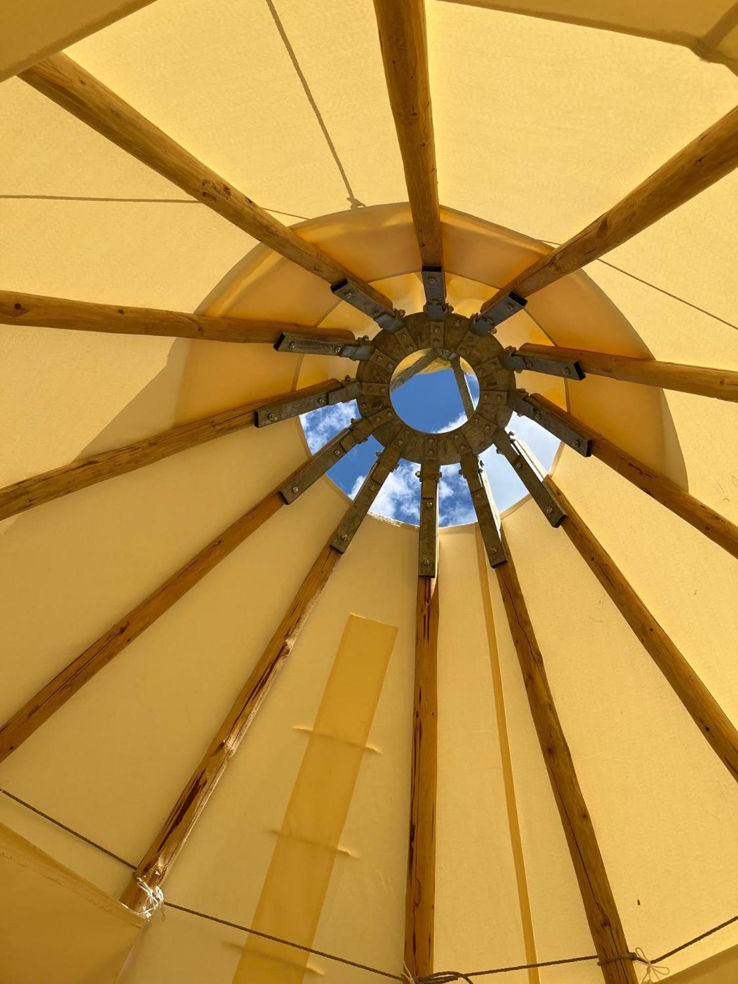 Les Insolites De La Base Nautique Lodge Verneuil (Charente)