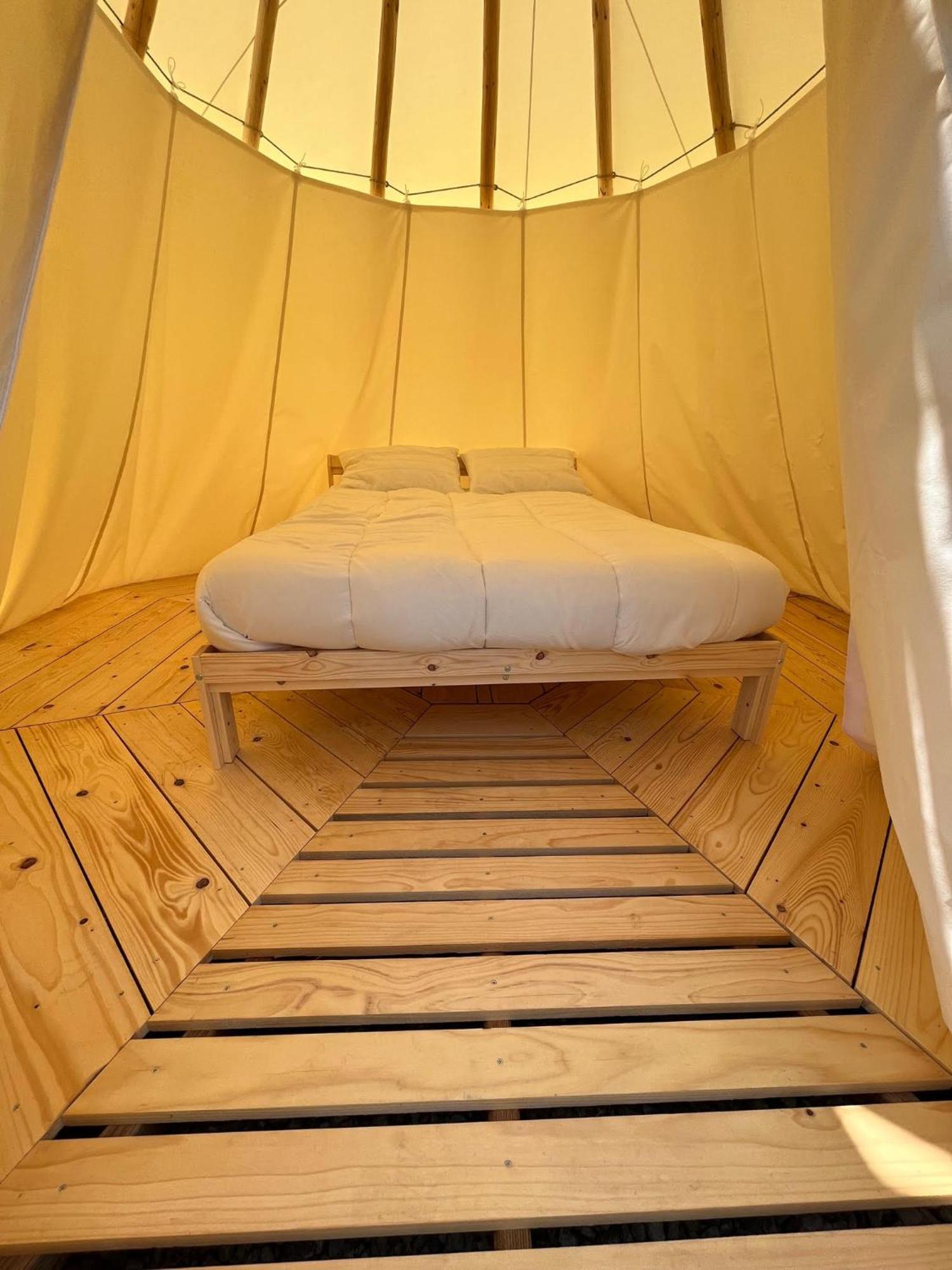Les Insolites De La Base Nautique Lodge Verneuil (Charente)
