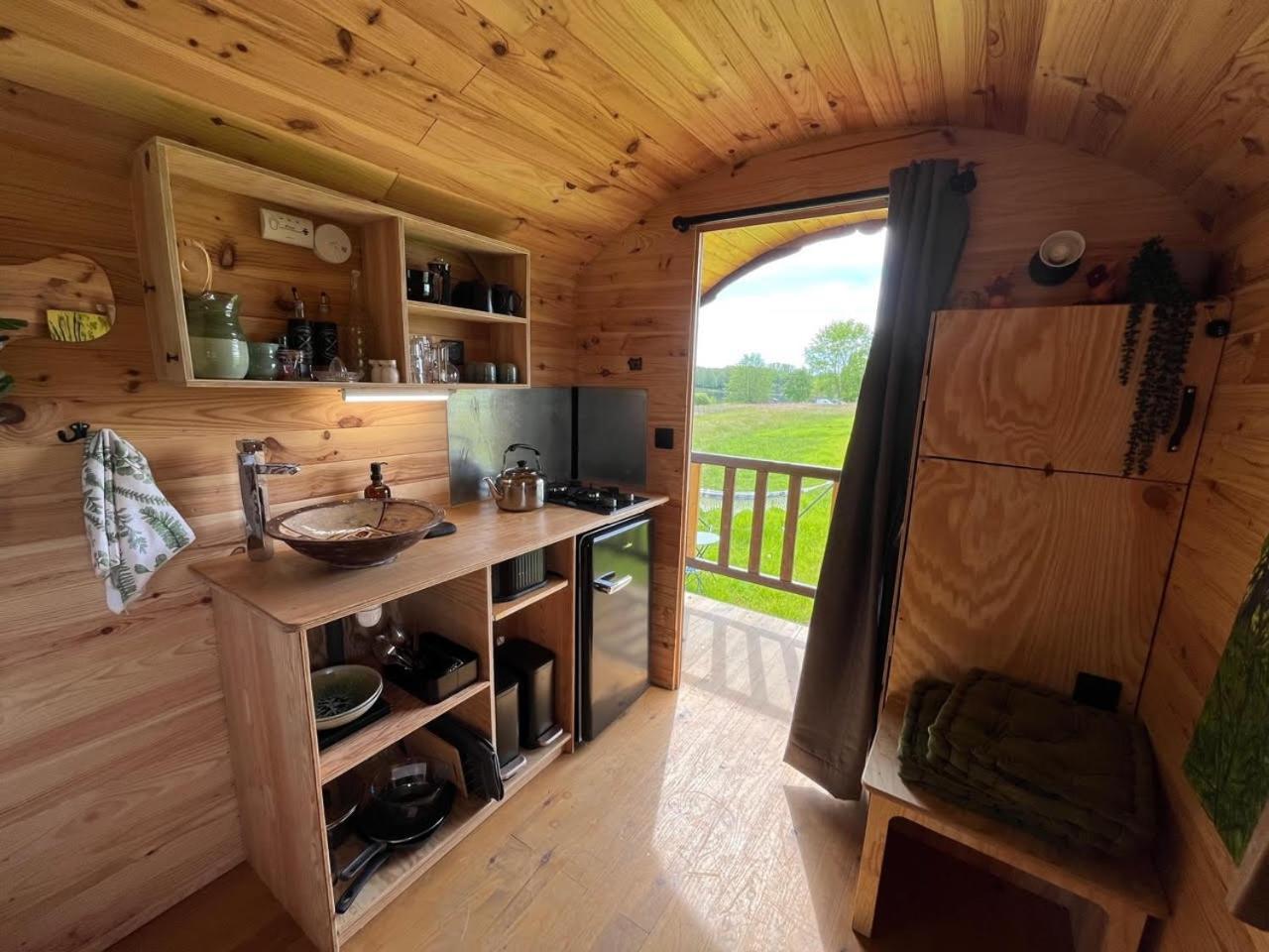 Les Insolites De La Base Nautique Verneuil (Charente)