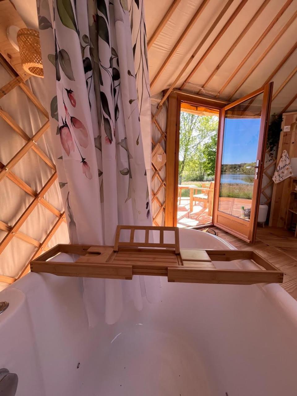 Les Insolites De La Base Nautique * Verneuil (Charente)